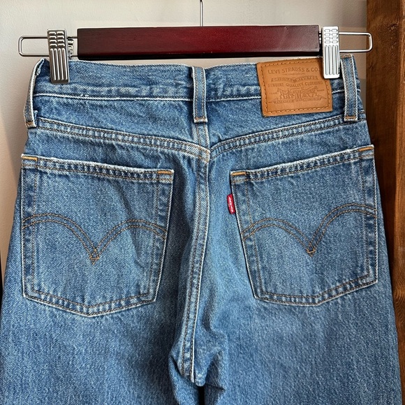 Levi’s Wedgie Denim Jeans - Picture 4 of 6
